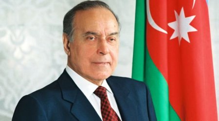 Bu gün Heydər Əliyevin anım günüdür