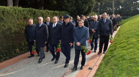 Руководство SOCAR посетило могилу общенационального лидера Гейдара Алиева