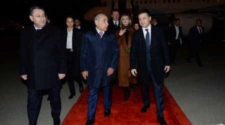 Ukrayna Prezidenti Azərbaycana rəsmi səfərə gəlib