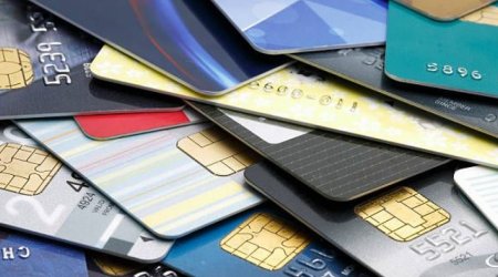Объем операций с кредитными картами снизился на 20%