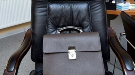 Daha bir yüksək vəzifəli şəxs işdən çıxarıldı - MÜƏMMALI SƏBƏB FOTOLAR