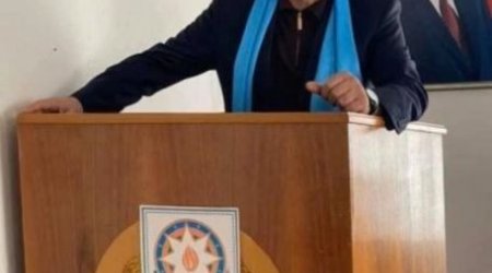 Zəngin deputat seçicilərin qarşısına 2300 manatlıq köynəklə çıxdı — FOTOLAR