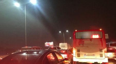 Bakı-Sumqayıt yolunda tıxac: “Moskva”dan Masazıra qədər - FOTO/VİDEO