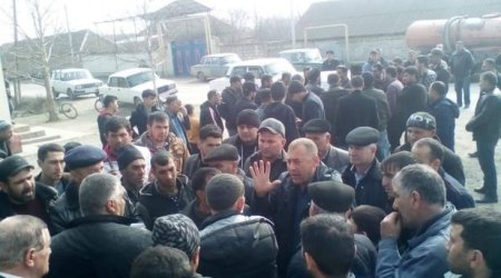 Zərdabda polislə kəndlilər arasında qarşıdurma - VİDEO
