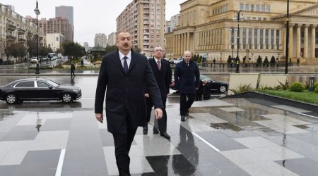 İlham Əliyev Xətainin heykəlinin köçürüldüyü yeni salınmış parkda oldu