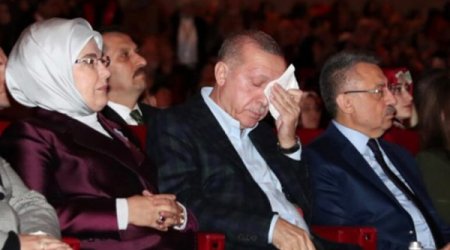 Ərdoğanın göz yaşlarını saxlaya bilmədi - VİDEO  
