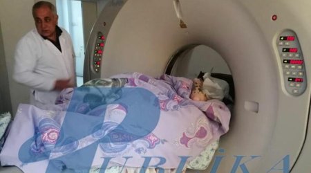 Bakıda özünü binadan atan feminist qızın xəstəxanadan görüntüləri - FOTOLAR