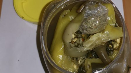 Bibər turşusunun içində narkotik keçirdilər -FOTO