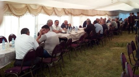 Yas mərasimlərinə çox adamın yığışması vacib deyil