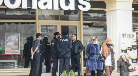 В Азербайджане открываются моллы и продлевается работа ресторанов 