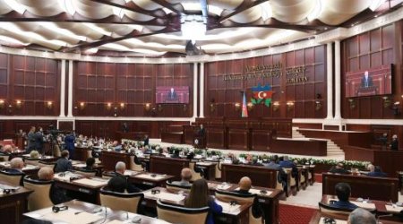 Азербайджан планирует снизить цену на нефть в госбюджете до $35 за баррель