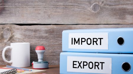Положительное сальдо внешнеторгового оборота Азербайджана сократилось более чем на 40%