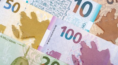 Скорость обращения азербайджанского маната снизилась