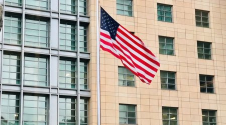 Посольство США в России сократит штат на 75%