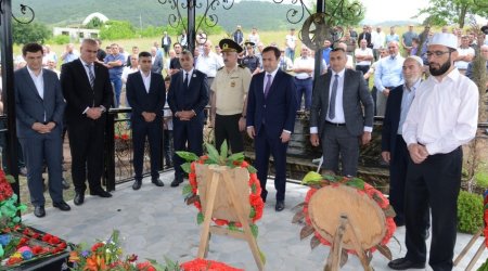 Şəhidin ad günü məzarı yanında qeyd olunub