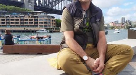 Jurnalist Şakir Eminbəyli mənzilini şəhid ailəsinə bağışladı