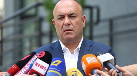 Gürcüstanın tanınmış azərbaycanlı müxalifətçisi siyasətdən gedib