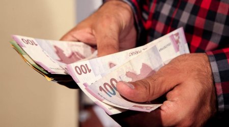 В Азербайджане среднемесячная заработная плата выросла на 1%