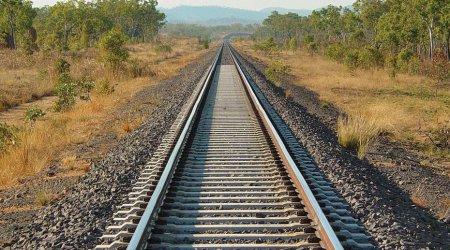 Rəsmi Yerevan: “Dəmir yolu xətti Naxçıvan, Mehri və İcevandan keçəcək”