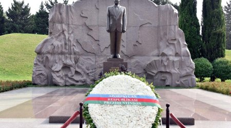 Koreya Milli Assambleyasının sədri Fəxri xiyabanı ziyarət etdi