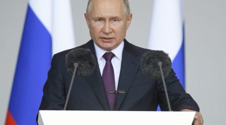 Putin: Economic life recovers and goes back to normal