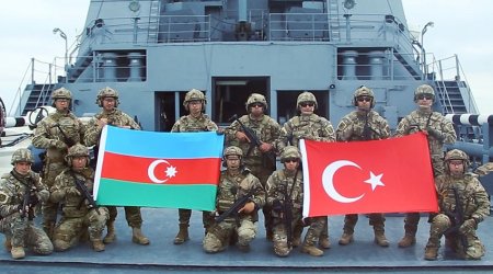 Azerbaijani, Turkish underwater offence, defense groups accomplish next stage of joint exercises