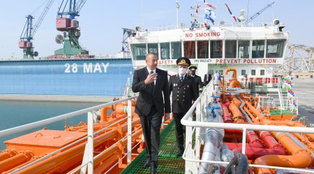 Prezident “Kəlbəcər” neftdaşıyan tankerin istismara verilməsi mərasimində iştirak edib