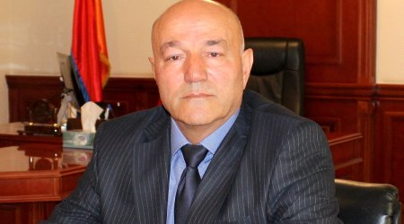 Azərbaycan polisi erməni nömrəli maşını saxlamır  - Erməni qubernator