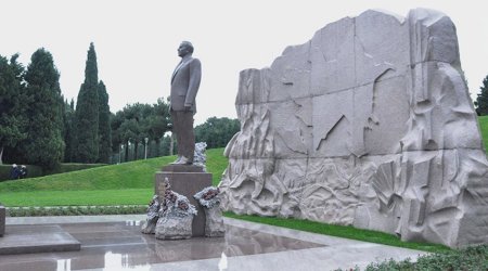 Azerbaijani, Turkish ombudsmen visit Alleys of Honor and Martyrs in Baku