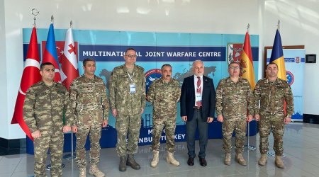 Azerbaijani Land Forces Commander meets his Turkish counterpart