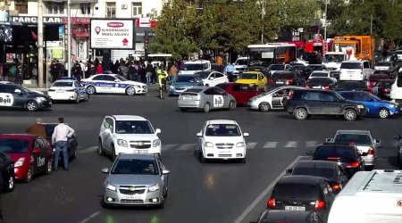 Yanğına görə tıxac yarandı - Foto - YENİLƏNİB 