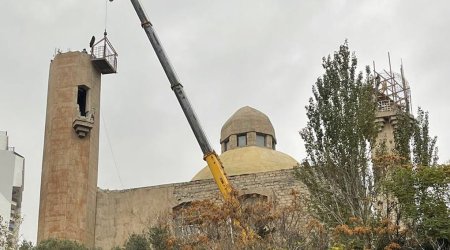 13 ildir bağlanan Əbu Bəkr məscidi təmir edilir