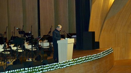 Hulusi Akar congratulates people of Azerbaijan on Victory Day