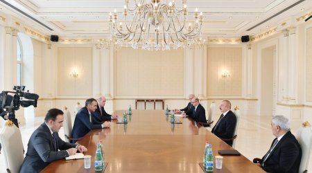 Prezident İlham Əliyev BP qrupunun baş icraçı direktorunu qəbul edib