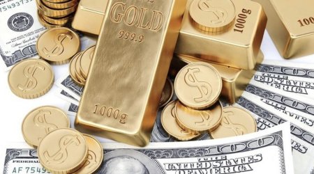 Gold falling in price amid dollar’s strengthening