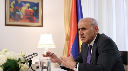 Tumanyan Paşinyanın müşaviri oldu