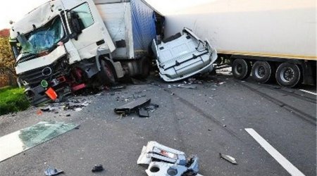 İranda yol qəzası  olub  - 8 nəfər ölüb 