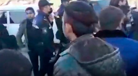 Şəhidin anım günündə çəkilişə polis müdaxilə edib? - Video