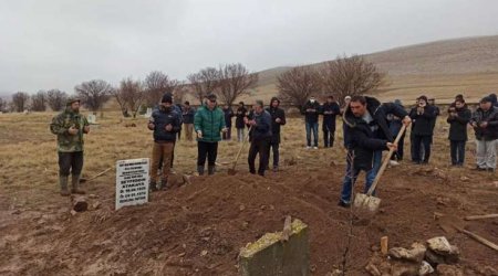 Cəsədi yumaq üçün tabutu açdılar: Ölən şəxsin üzünə baxanda ŞOKA DÜŞDÜLƏR - FOTOLAR