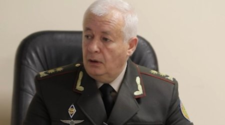 “Üç metr dərinlikdəki minanı tapan detektor gətirmişik” - General-leytenant Etibar Mirzəyev