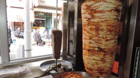 Şəkidə 9 nəfər dönərdən zəhərlənib, cinayət işi başlanıb - YENİLƏNİB
