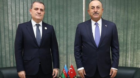 Çavuşoğlu Ceyhun Bayramovla görüşdü