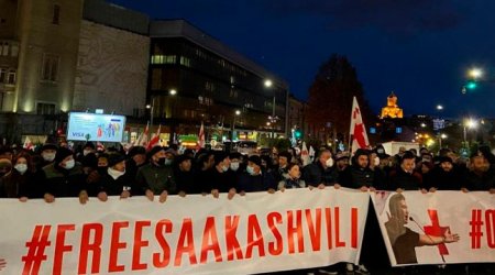 Tbilisidə Saakaşvilinin azad edilməsi tələbi ilə aksiya keçirilib
