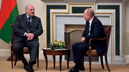 Putinlə Lukaşenkonun 3 saatdan çox davam edən görüşü başa çatdı