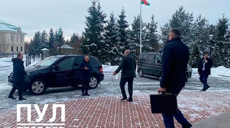 Putin “Mercedes”in sükanı arxasına keçib Lukaşenkonu qarşılamağa getdi - Video