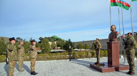 Azerbaijani defense minister visits military unit of Special Forces