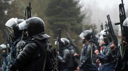Qazaxıstanda etirazçılar iki böyük xəstəxananı mühasirəyə alıb