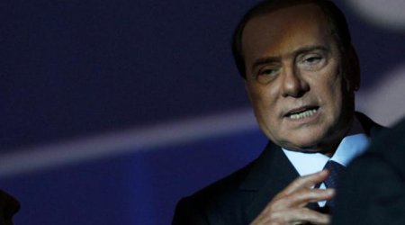 Berluskoni prezidentliyə namizədliyini geri çəkdi