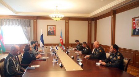 Azerbaijani Defense Minister meets with delegation of Finnish Foreign Ministry