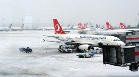 İstanbul hava limanında uçuşlar dayandırıldı